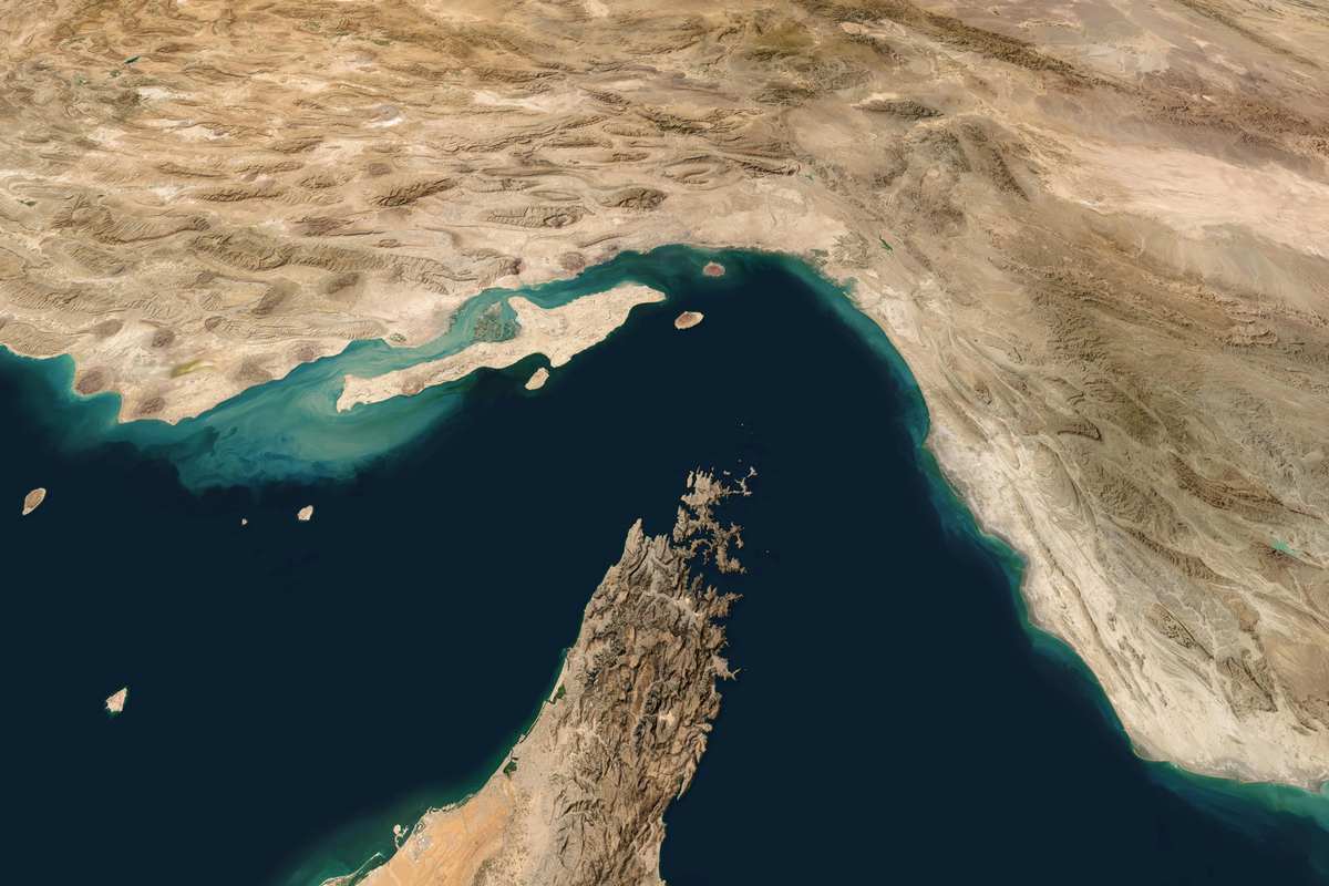 Hormuz Strait closure risks global energy shock