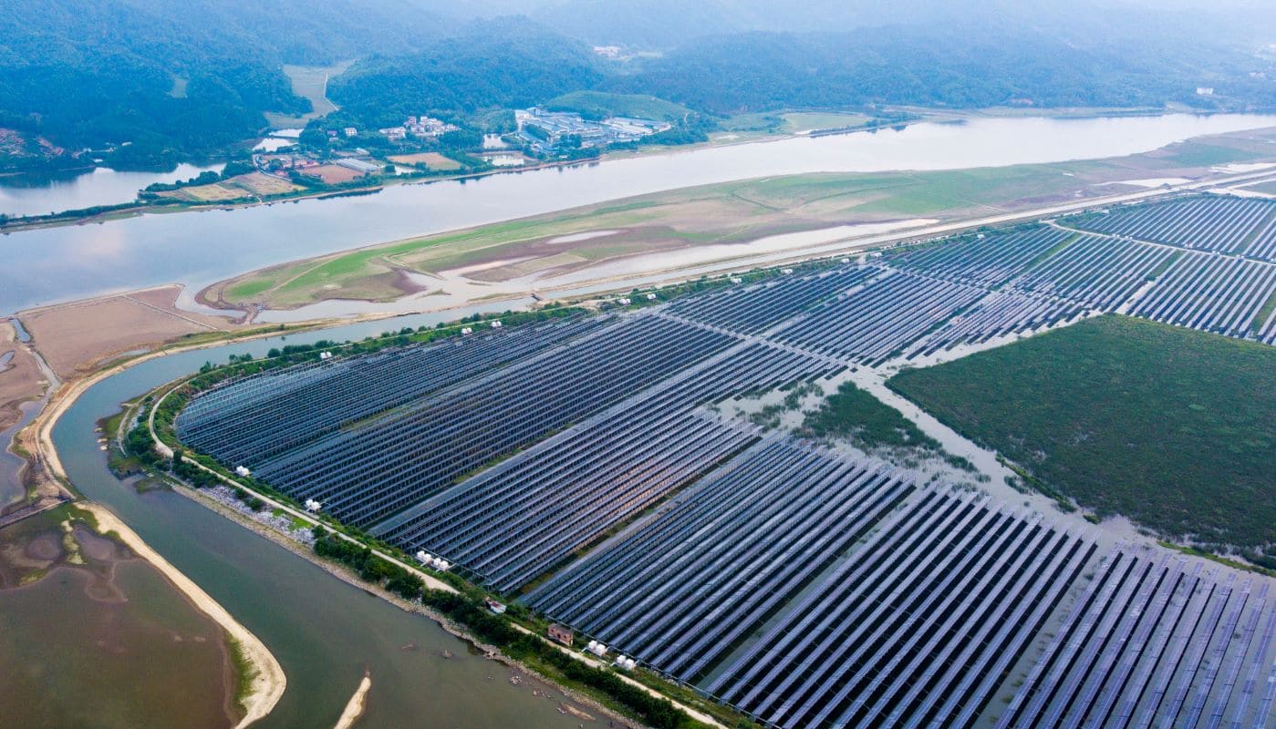 Photovoltaics Worldwide Added 664 GW in 2025