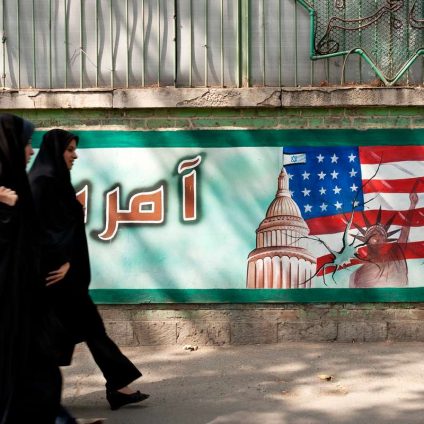 Rinnovabili • Hormuz Strait negotiations, fragile resilience shapes Iran-US talks